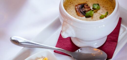 Creamy soup served in a bowl with croutons; illustrative photograph, not a Thermos food flask